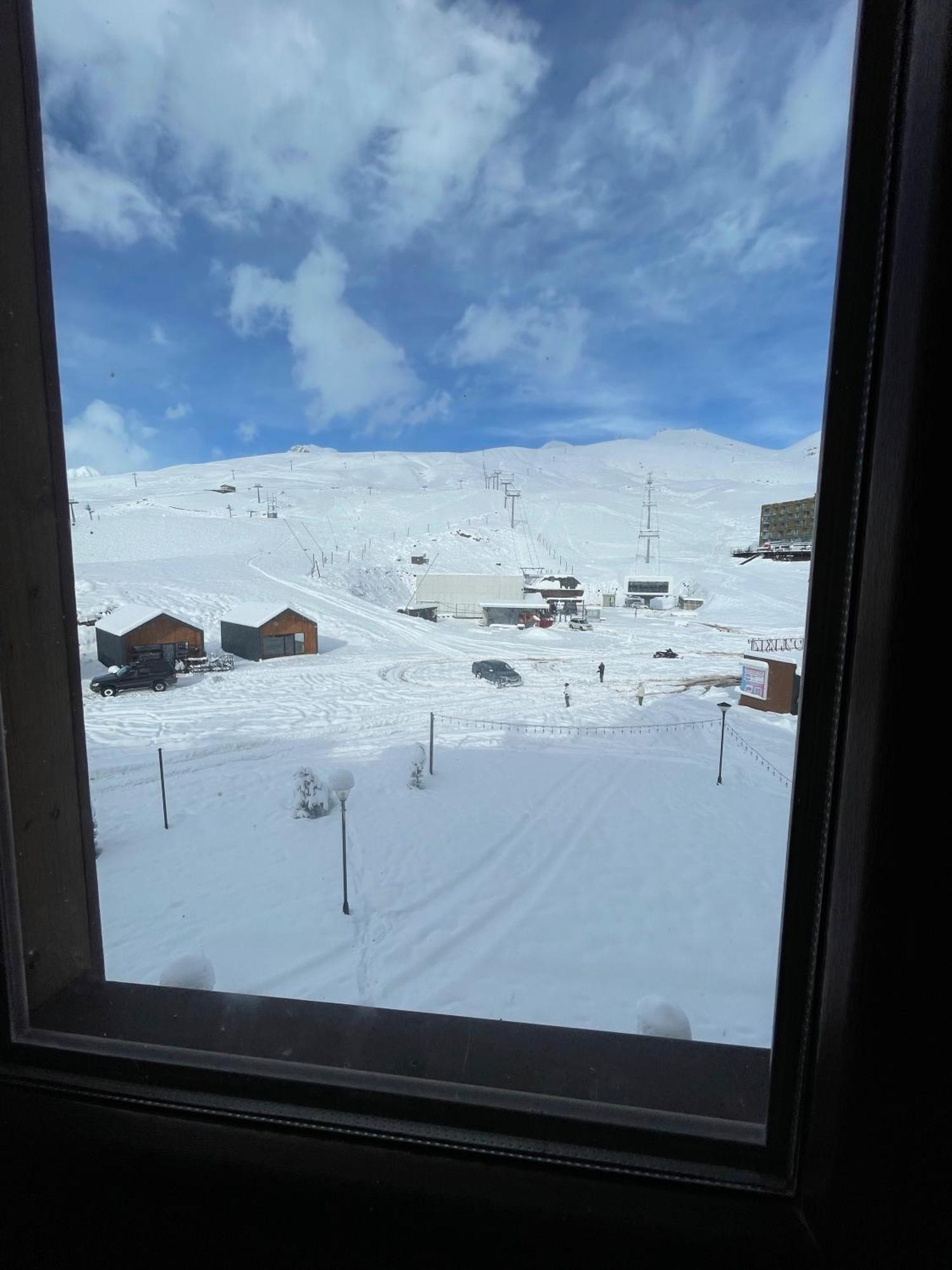 Happy Holidays Apartments In New Gudauri Eksteriør billede