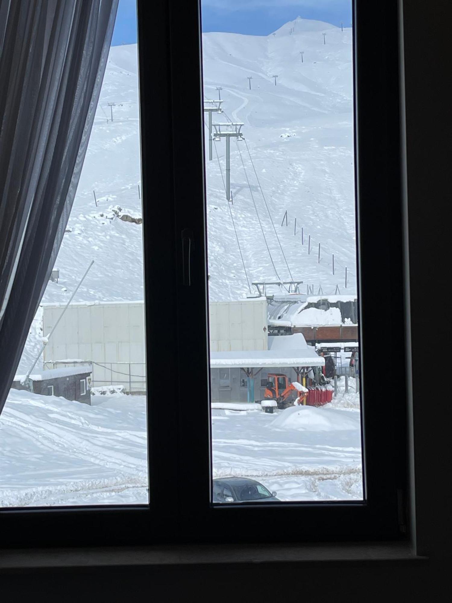 Happy Holidays Apartments In New Gudauri Eksteriør billede