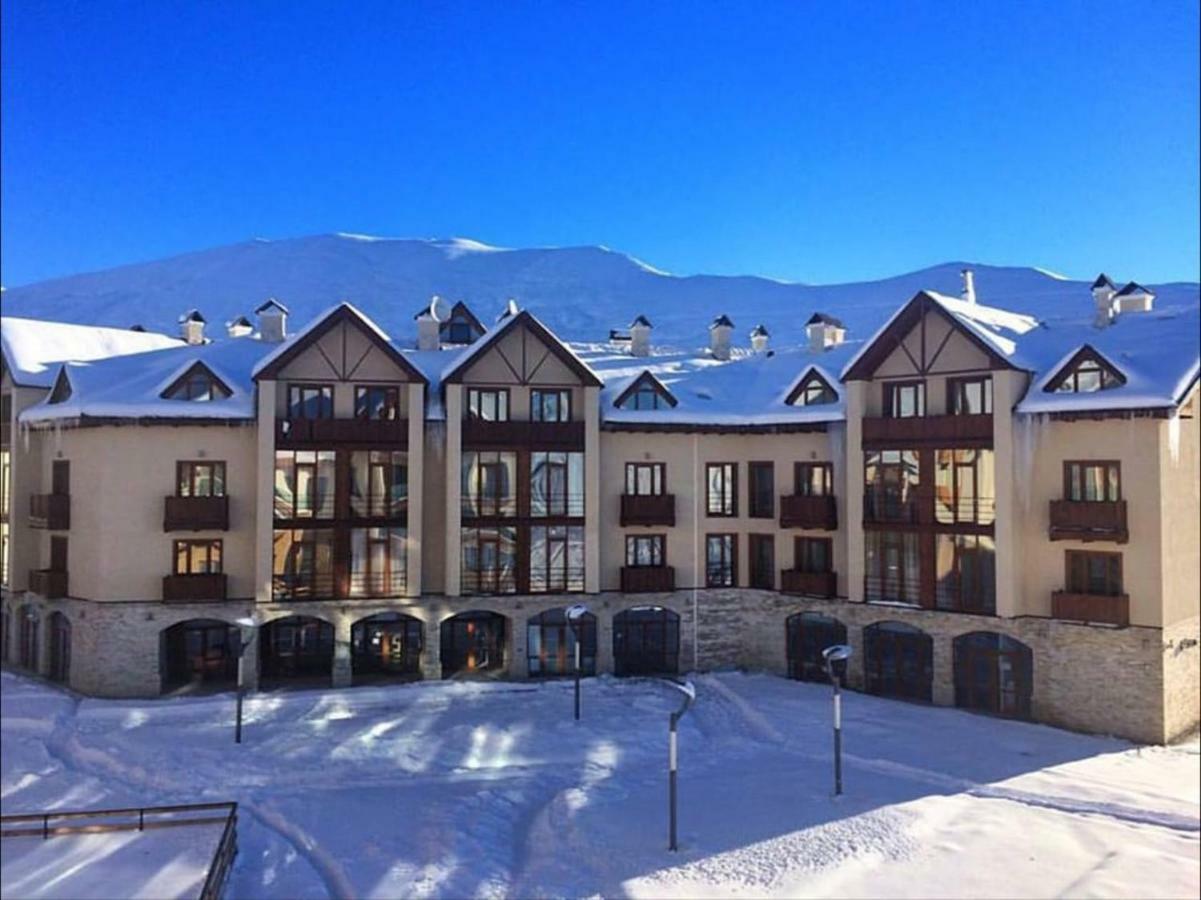 Happy Holidays Apartments In New Gudauri Eksteriør billede
